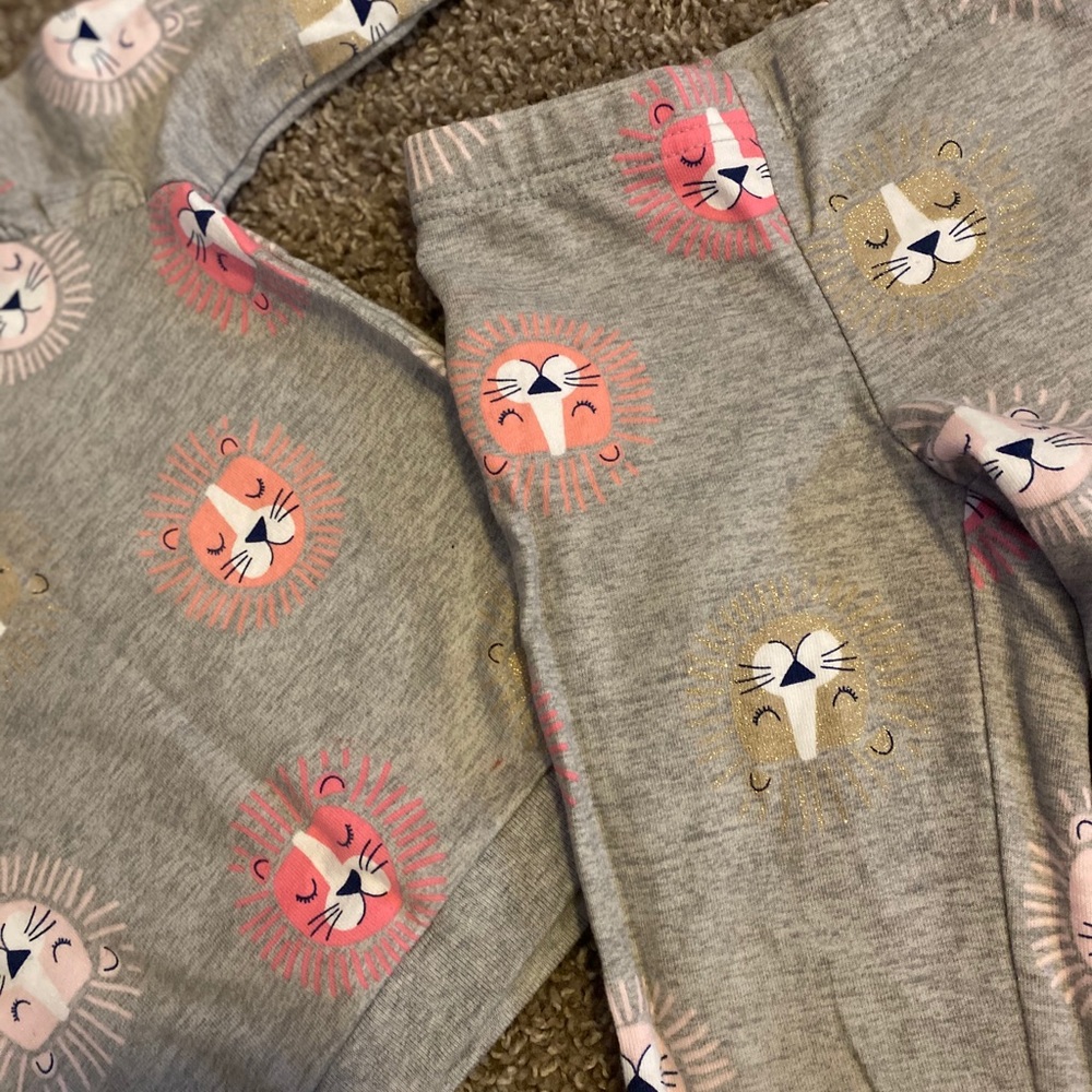 Carter’s grey sweatsuit